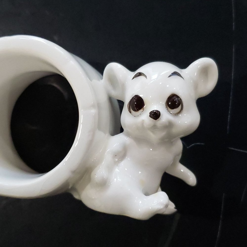 3 Vintage Schmid Japan Ceramic White EASTER Napkin Rings Rabbit Mouse Squirrel M - Picture 3 of 9